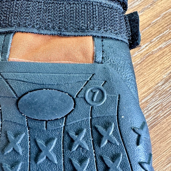 Acadia Trail Dog Booties Size 7 - Only 3 Booties - Picture 3 of 4